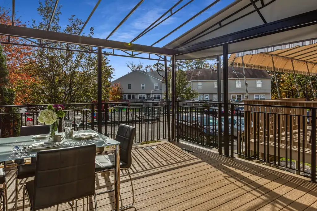 Roll-up awning installation - awning4