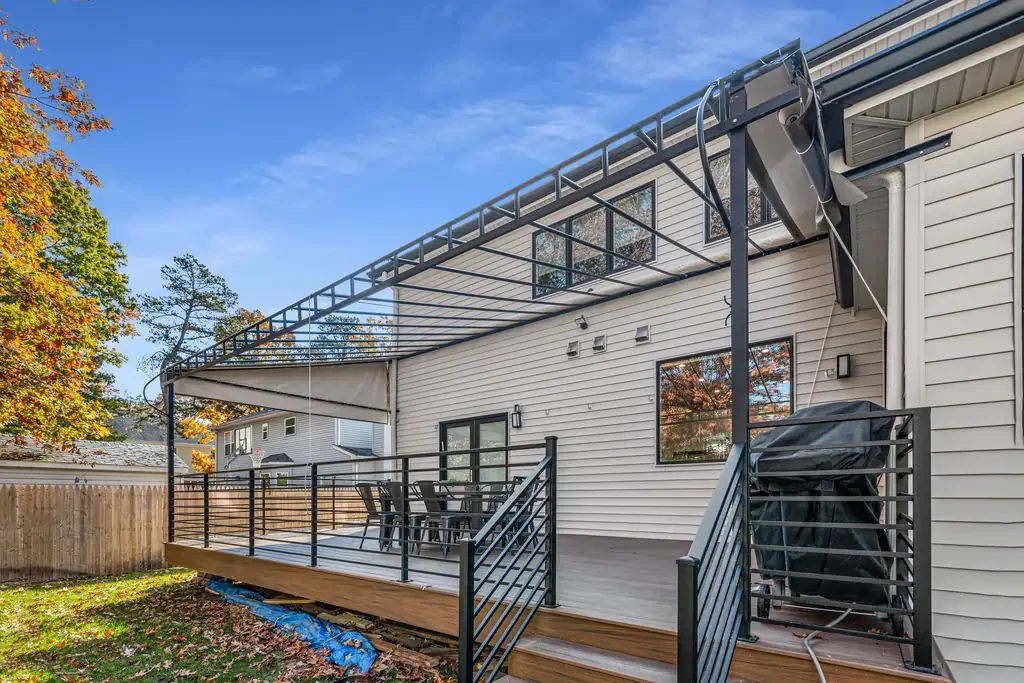 Roll-up awning installation - awning5