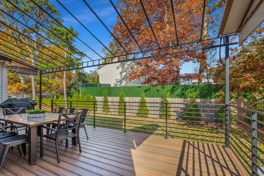 Roll-up awning installation - hero2-bg